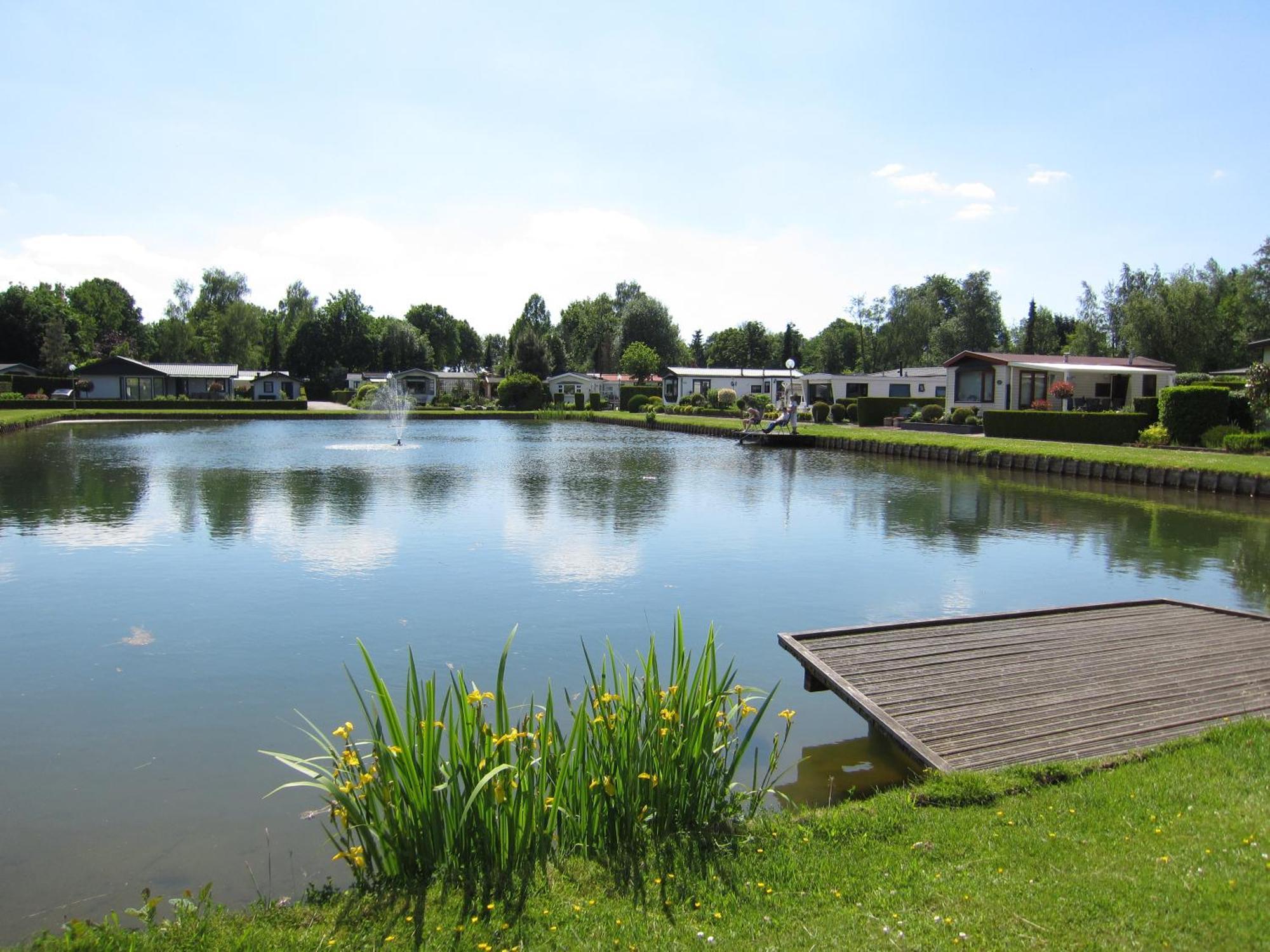 Hderh - Eco Lodge Op Vakantiepark De Ijsvogel, Zwembaden, Kids Fun, Natuur En Rust ฟัวร์เธาเซอ ภายนอก รูปภาพ